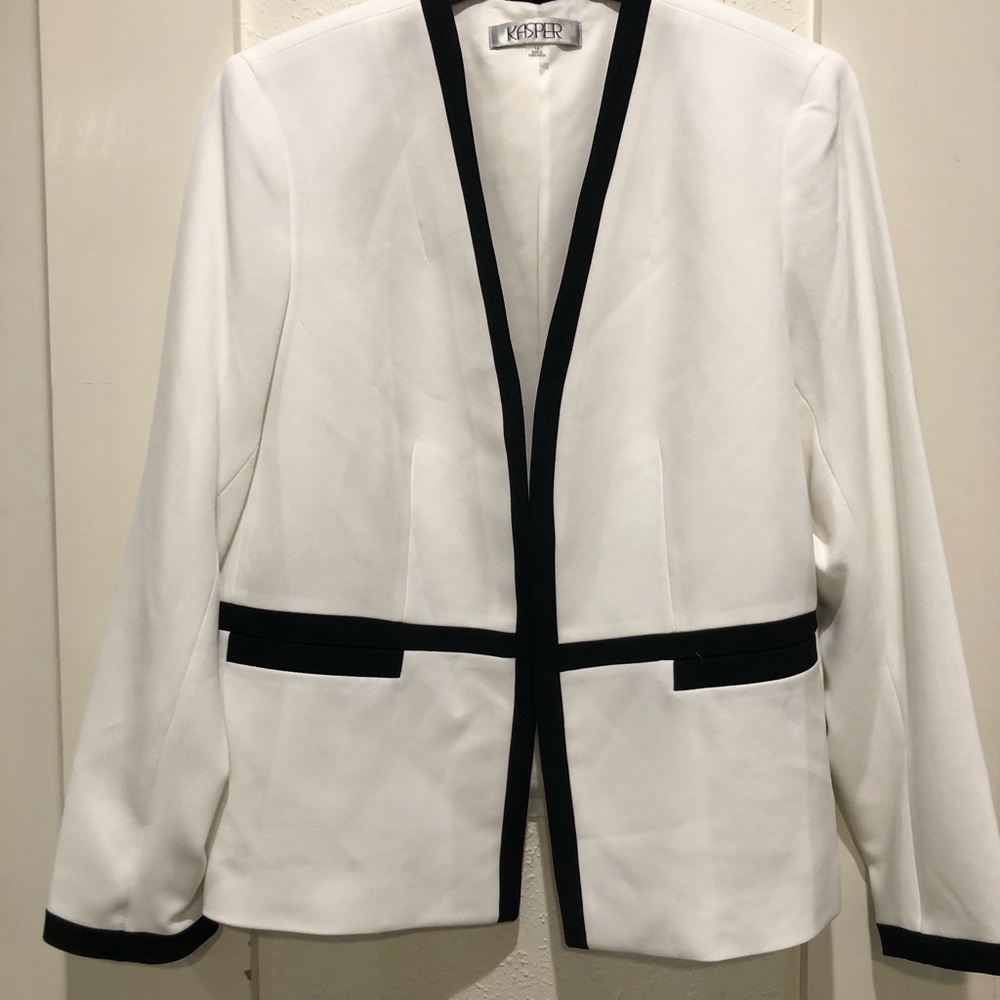 Kaspers Contrast Trim Framed Crep Jacket and Dress